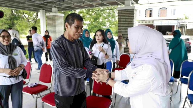 Ketua DPRD Syamsuddin Muhiddin Berikan Dukungan Gerakan Pangan Murah di Barru 