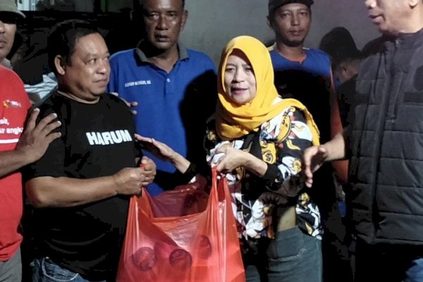 Tim Andalan Peduli Salurkan Bantuan Korban Banjir di Empat Kabupaten, Warga Ucapkan Terima Kasih ke Gubernur Sulsel