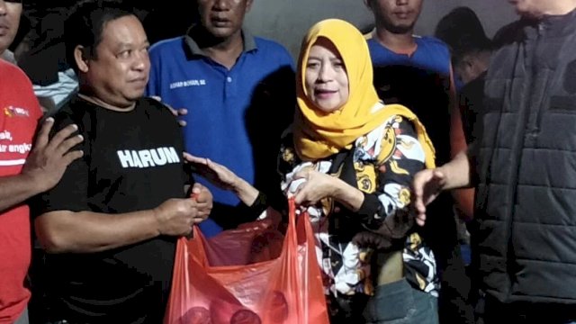 Tim Andalan Peduli Salurkan Bantuan Korban Banjir di Empat Kabupaten, Warga Ucapkan Terima Kasih ke Gubernur Sulsel