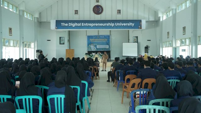 Bupati Sidenreng Rappang, H. Syaharuddin Alrif, saat menghadiri pembekalan KKN UMS Rappang.