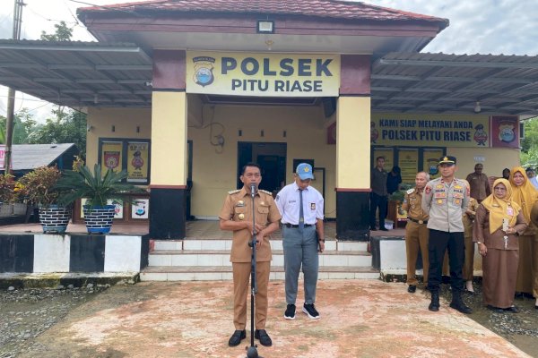 Hari Pertama Sekolah, Bupati Sidrap Turun Langsung Temui Siswa di Pitu Riase