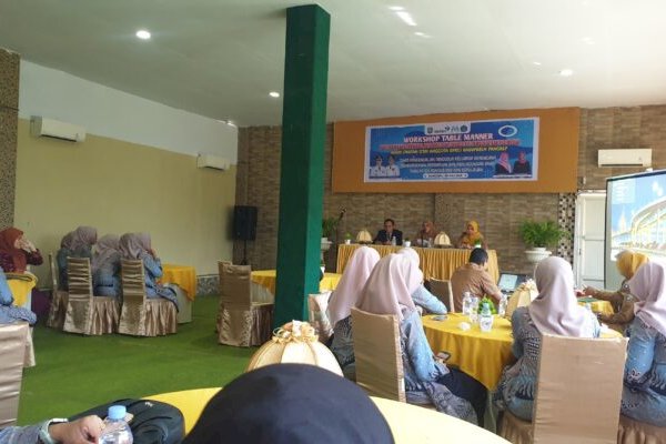 Istri Anggota DPRD Pangkep Dilatih Table Manner untuk Tingkatkan Kapasitas