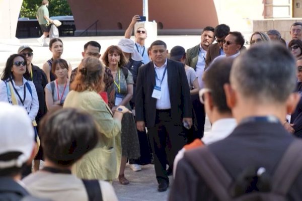 Wali Kota Munafri Kunjungi Lokasi Ikonik di Vienna dalam World Cities Summit Mayors Forum 2025