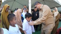 Munafri-Aliyah Tuntaskan Janji Pendidikan, Seragam Gratis Resmi Disalurkan