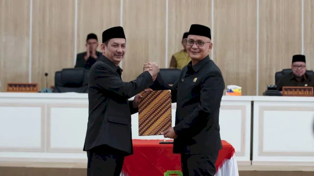 Pj Wali Kota Palopo Hadiri Dua Paripurna DPRD: Tetapkan Propemperda 2025 dan LKPj 2024