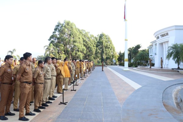 Pimpin Apel Pagi, Bupati Irwan Tegaskan Disiplin ASN dan Komitmen Pelayanan Prima