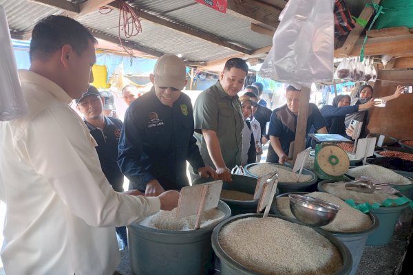 Tanggapi Keluhan Warga soal Harga Beras yang Melonjak, Komisi C DPRD Palopo Sidak Pasar