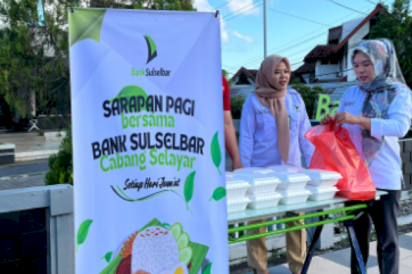 Jumat Berkah, Bank Sulselbar Selayar Tebar Kepedulian Melalui Program Sarapan Pagi