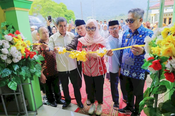 Ketua DPRD Barru Hadiri Peresmian Masjid Baitul Izzah di Pange Desa Palakka