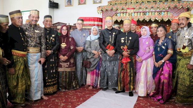 Bupati dan Wabup Lutim Hadiri Pengukuhan Mincara Malili, Komitmen Lestarikan Adat Luwu