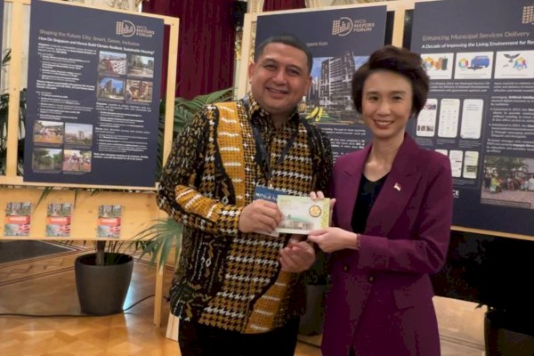 Wali Kota Makassar Tuai Apresiasi, Koin 100 Tahun Lee Kuan Yew Jadi Inspirasi di Forum WCSMF 2025