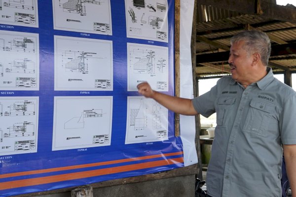 Bupati Pinrang Tinjau Rehabilitasi Jalan Potos Ammani–Langnga dan Tanggul Abrasi
