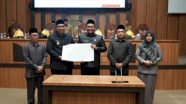 Bupati Maros Chaidir Syam Paparkan Visi Pembangunan 2025&ndash;2029 di Rapat Paripurna DPRD.