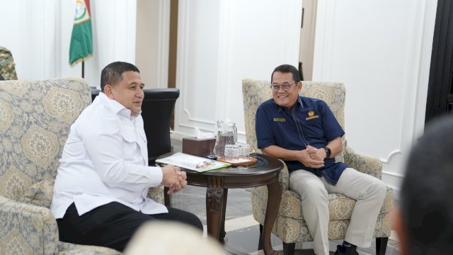 Kakanwil DJP Sulselbarta, Hermiyana, S.E., M.Si., melakukan pertemuan dengan Wali Kota Makassar, Munafri Arifuddin di Kantor Balai Kota Makassar.