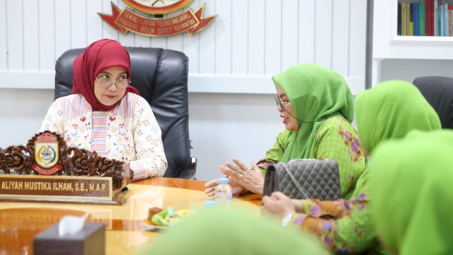 Wakil Wali Kota Makassar, Aliyah Mustika Ilham, menerima audiensi dari jajaran Pimpinan Cabang Muslimat Nahdlatul Ulama (NU) Kota Makassar.