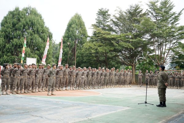 Pimpin Apel Gelar Pasukan Satpol PP, Bupati Ibas Tegaskan Nasionalisme dan Ketertiban