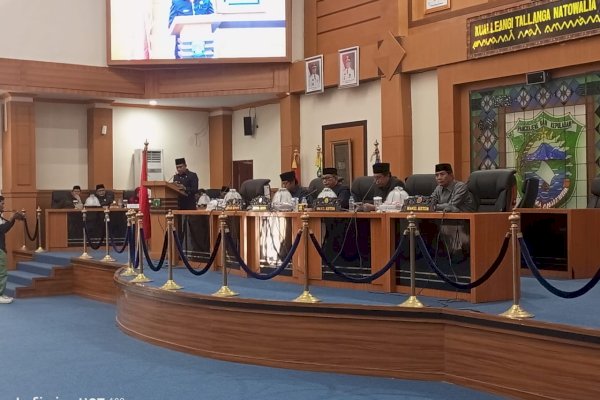 Wabup Abdul Rahman Serahkan Rancangan KUA-PPAS Perubahan APBD 2025 ke DPRD Pangkep