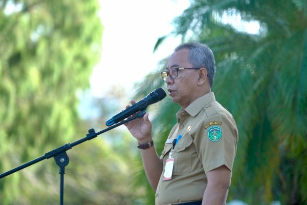 Pimpin Apel, Sekda Lutim Bahri Suli Tegaskan Kedisiplinan ASN dan Non-ASN