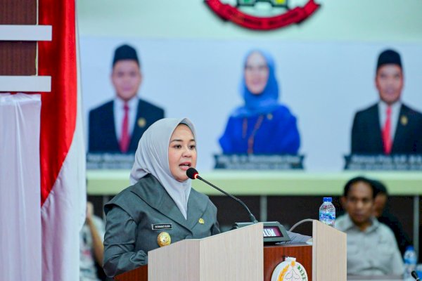 Wagub Sulsel Fatmawati Rusdi Jawab Tuntas Kritik DPRD, Berdiri Dua Jam Baca 126 Halaman di Paripurna
