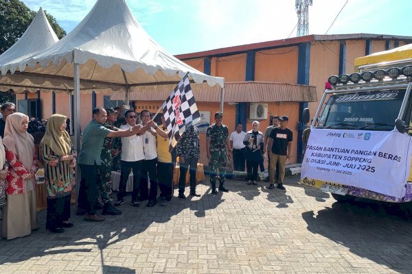 Pemkab Soppeng Launching dan Melepas Penyaluran Bantuan Pangan Beras untuk 16.172 KPM