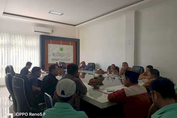 Komisi I DPRD Barru Gelar Rapat Kerja Terkait Polemik Batas Wilayah Desa Tompo dan Desa Galung