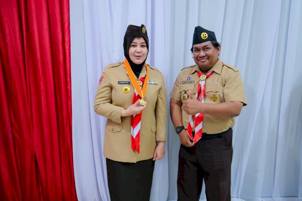 Selamat! Wagub Sulsel Fatmawati Rusdi Terima Lencana Melati dari Kwarnas Pramuka