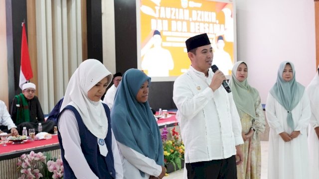 Dua Siswi Kurang Mampu dari Pangkep Dapat Kesempatan Sekolah di SMA SR