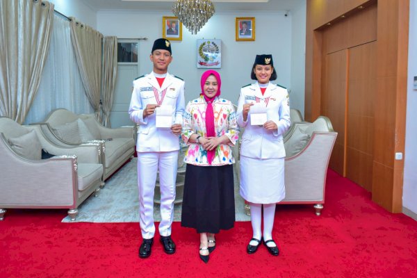 Aliah dan Nadhif, Paskibraka Nasional Asal Sulsel, Terima Tabungan Pendidikan dari Wagub Fatmawati Rusdi