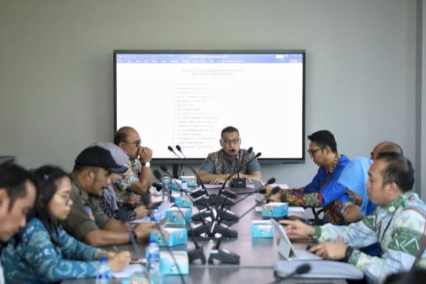 Pemkot Makassar Tegas Tertibkan Kabel FO Ilegal