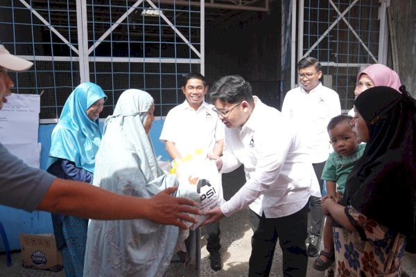 Ketua PSI Sulsel Muammar Gandi Turun Langsung Bantu-Semangati Korban Kebakaran Rappokalling Makassar