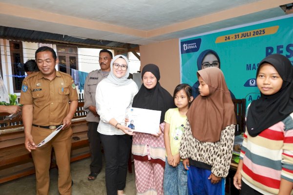 Reses di Lembang, Azizah Irma Terima Keluhan Infrastruktur dan Salurkan Beasiswa PIP