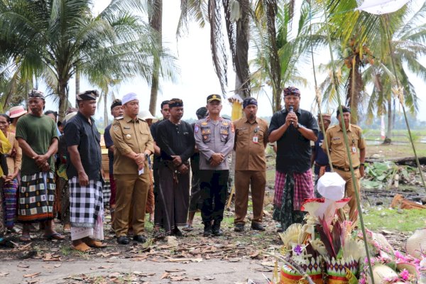 Hadiri Upacara Ngaben di Kertoraharjo, Bupati Luwu Timur Ajak Warga Jaga Kebersamaan