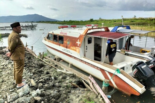 Bupati Lutim Ibas Tinjau Kondisi Ambulans Danau di Desa Bantilang