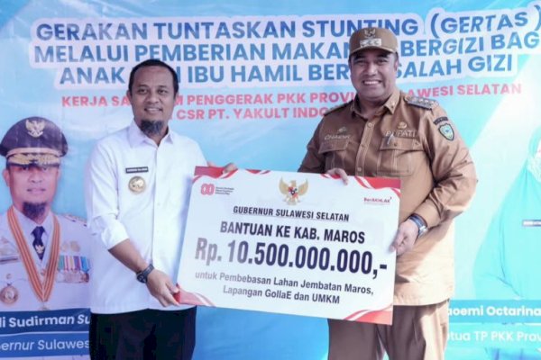 Gubernur Sulsel Serahkan Bantuan Keuangan Rp10,5 M untuk Pemkab Maros