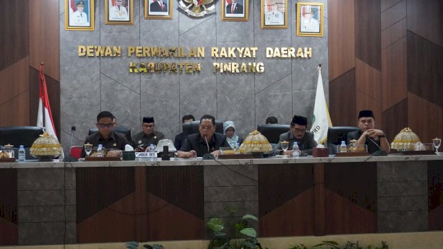 Wakil Bupati Pinrang, H. Sudirman Bungi, S.IP., M.Si., menghadiri Rapat Paripurna Dewan Perwakilan Rakyat Daerah (DPRD) Kabupaten Pinrang.