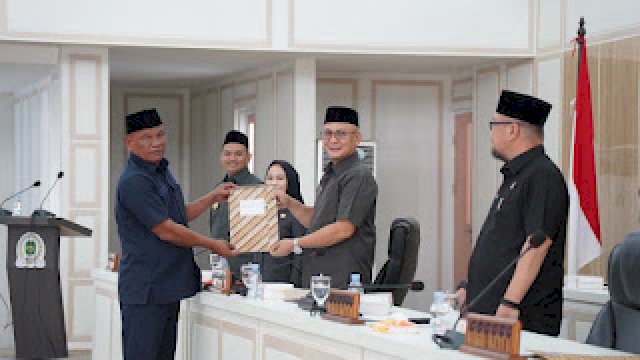 DPRD Palopo Terima Ranperda Perubahan APBD 2025