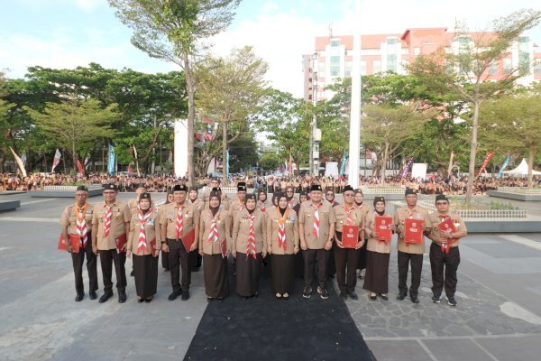 Hari Pramuka ke-64: Munafri -Aliyah Dapat Penghargaan Ketua dan Wakil MABICAB Pramuka