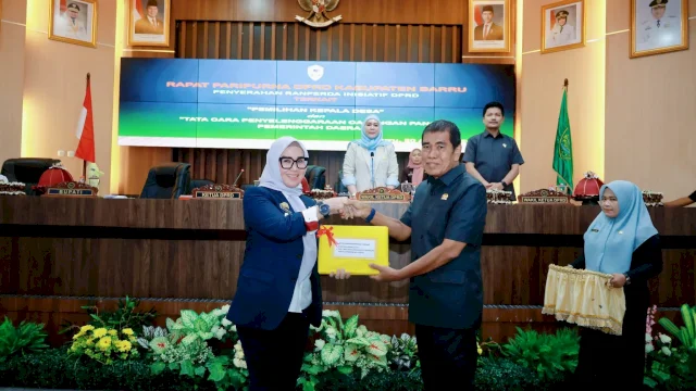 DPRD Barru Serahkan Dua Ranperda Inisiatif