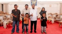 Viral Bocah Pemungut Sisa Kue di Gowa, Bahagia Dapat Hadiah dari Gubernur Sulsel