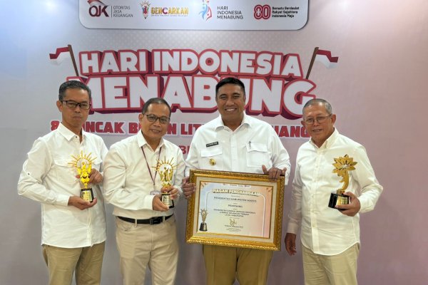 Pemkab Maros Raih Penghargaan Literasi Keuangan Terbaik dari OJK RI