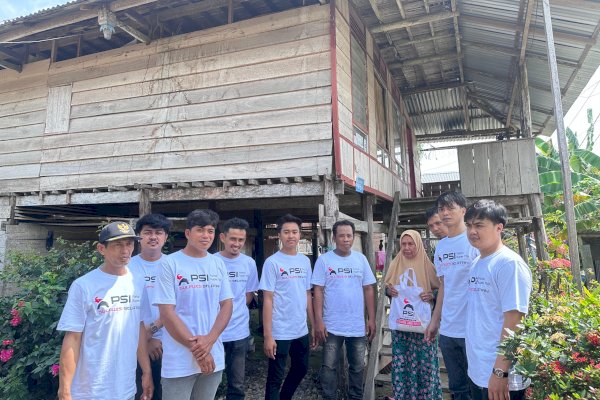 Di Sidrap, Kader PSI Sulsel Kompak Ramai-ramai Ketuk Rumah Warga, Semangati hingga Bagikan Sembako