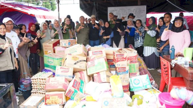 Bupati Luwu Timur, H. Irwan Bachri Syam, kembali meninjau langsung posko induk korban kebakaran di Desa Sorowako, Kecamatan Nuha.