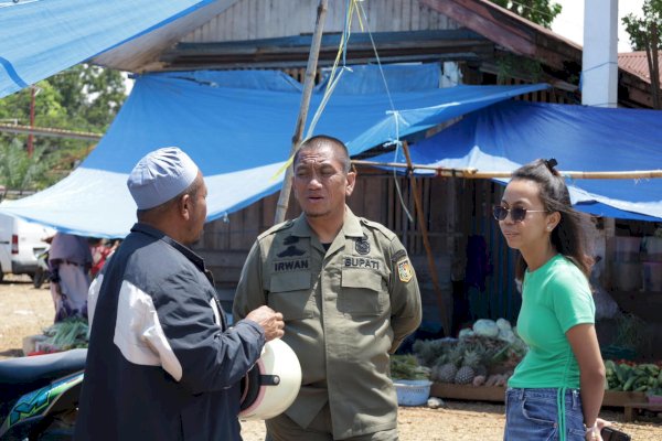 Tinjau Kondisi Pasar, Bupati Irwan Tetapkan Renovasi Wawondula Jadi Prioritas 2026