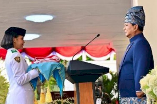 Dari Sulsel ke Istana Negara, Perjalanan Aliah Sakira hingga Membawa Baki Penurunan Bendera