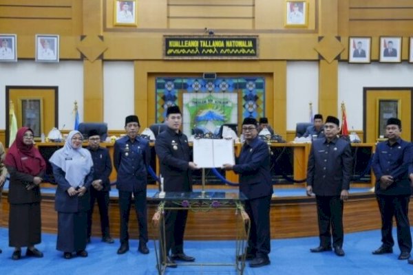 DPRD Pangkep Gelar Rapat Paripurna, Seluruh Fraksi Setujui Ranperda Perubahan APBD 2025