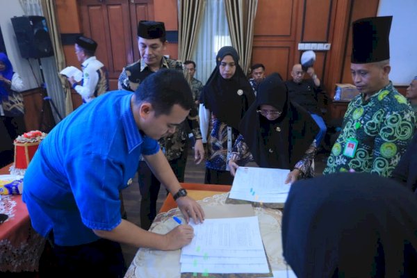 Pemkab Pangkep Salurkan Dana Hibah untuk Masjid, Musalla dan TPA, Bupati Yusran: Semoga Bermanfaat!