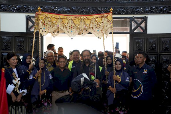 Tunjukkan Kekompakan, Rusdi Masse Pimpin Kepala Daerah-Legislator NasDem se-Sulsel Jemput Surya Paloh