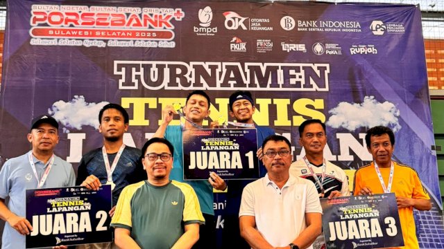 Bank Sulselbar berhasil meraih tiga medali dalam event Porsebank Plus 2025.Porsebank Plus 2025 berlangsung sejak 18 Juli hingga 10 Agustus 2025. Event ini mempertandingkan delapan cabang olahraga seperti bulu tangkis, tenis meja, basket 3 on 3, e-sport, domino, hitung uang, biliar, dan golf eksekutif.