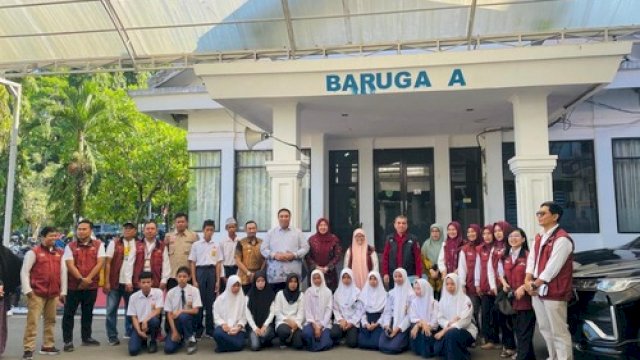 Bupati Maros Chaidir Syam Lepas Calon Siswa Sekolah Rakyat Tahap 2.