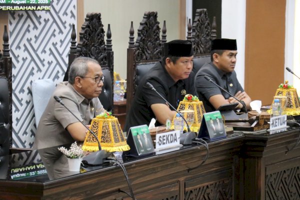 Sekda Lutim Hadiri Paripurna, Tegaskan Komitmen Jalankan APBD Perubahan Sesuai Harapan Rakyat